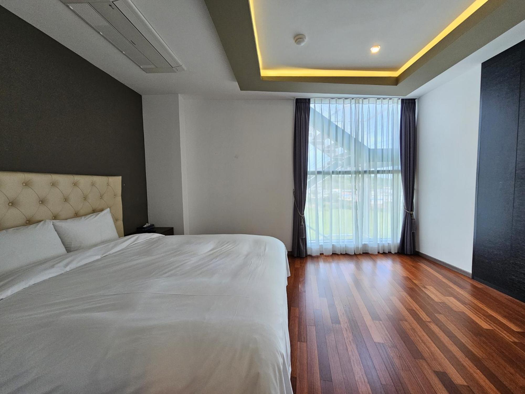 Jeju Hotel Scarboro Seogwipo Ngoại thất bức ảnh