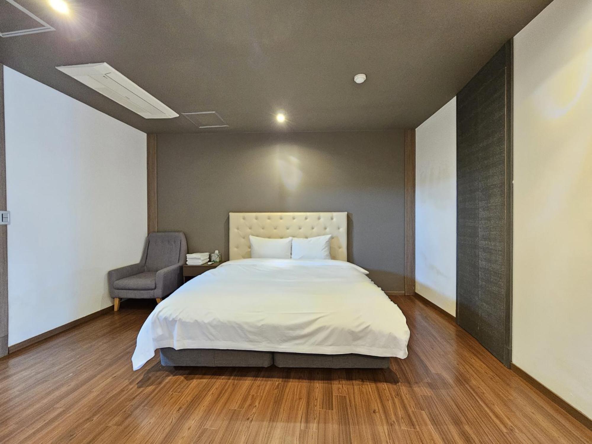 Jeju Hotel Scarboro Seogwipo Ngoại thất bức ảnh