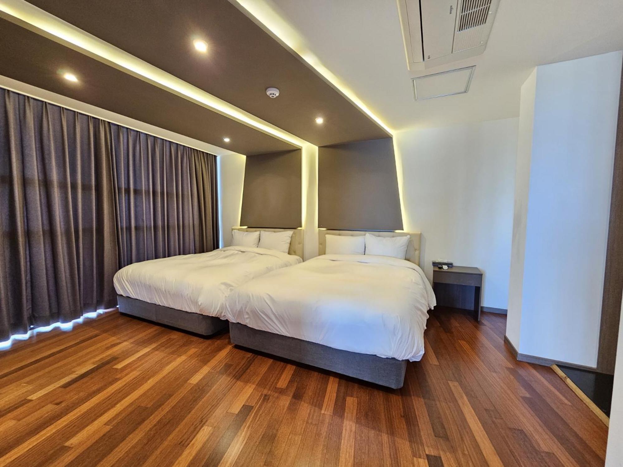 Jeju Hotel Scarboro Seogwipo Ngoại thất bức ảnh